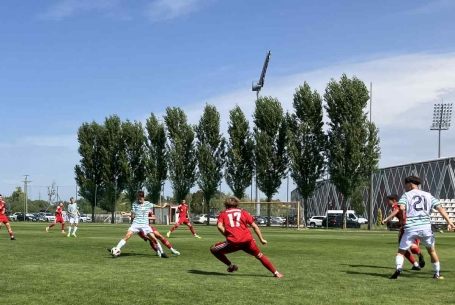 Dovbak mesterhármasával fordított az U16