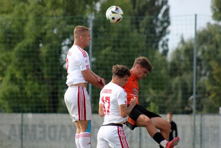 Elveszített veretlenség és első hely