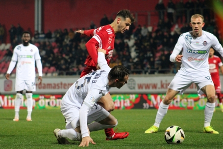 Hárman is ezer perc felett