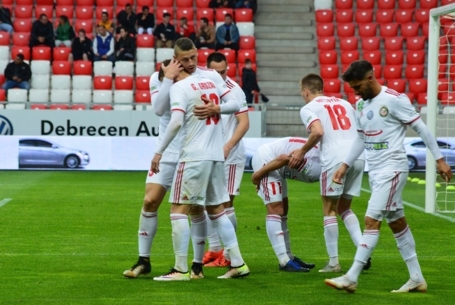 Kétszer idegenben is összejött