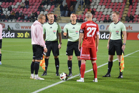 Felzárkózik az Ádámokhoz