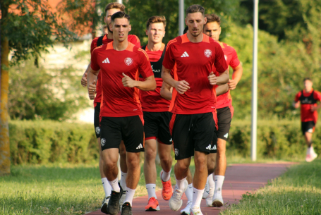 Hétfőn indul a felkészülés